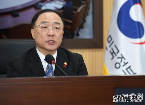 韓國(guó)副總理兼企劃財(cái)政部長(zhǎng)官洪楠基（韓聯(lián)社）